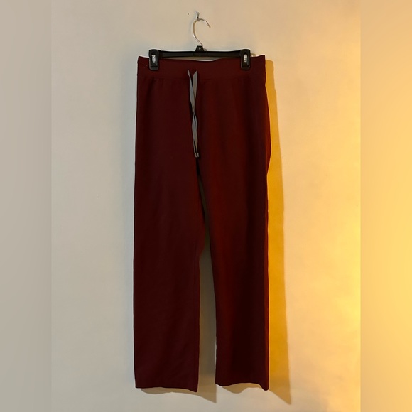 Fig's Women's Livingston Basic Scrub Pant Burgandy - Picture 2 of 3